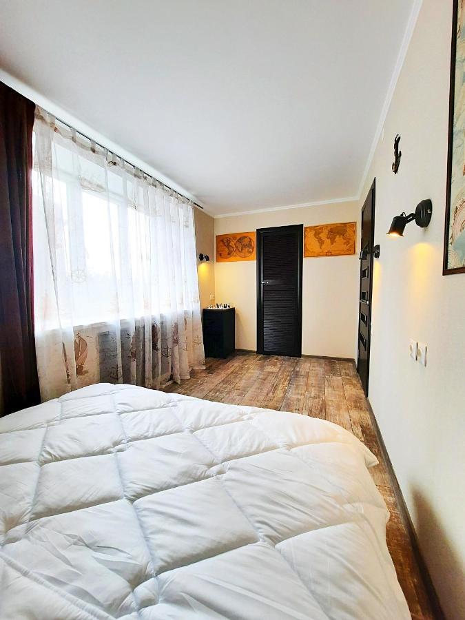 Sea Style: Alex Apartments with 24/7 Self Check-In Poltava Room photo
