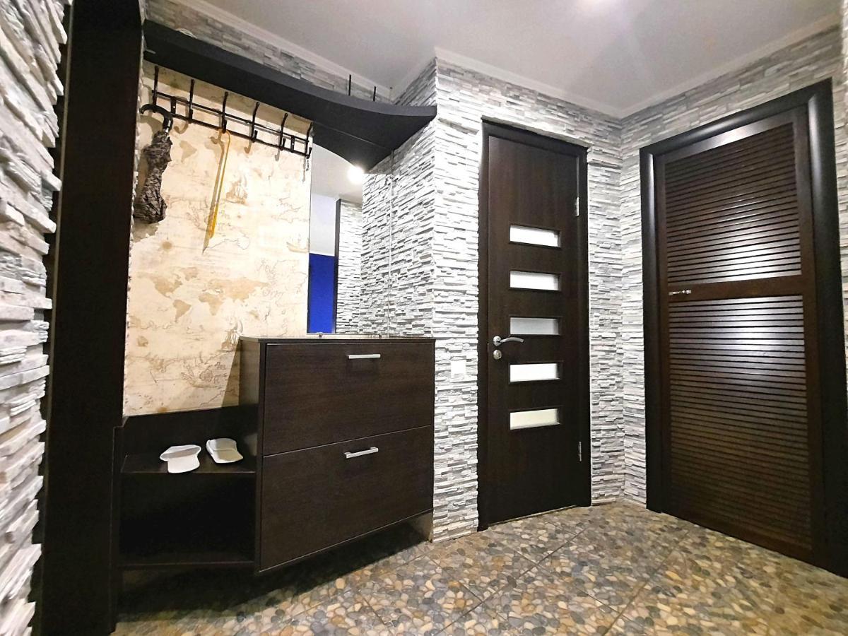 Sea Style: Alex Apartments with 24/7 Self Check-In Poltava Room photo
